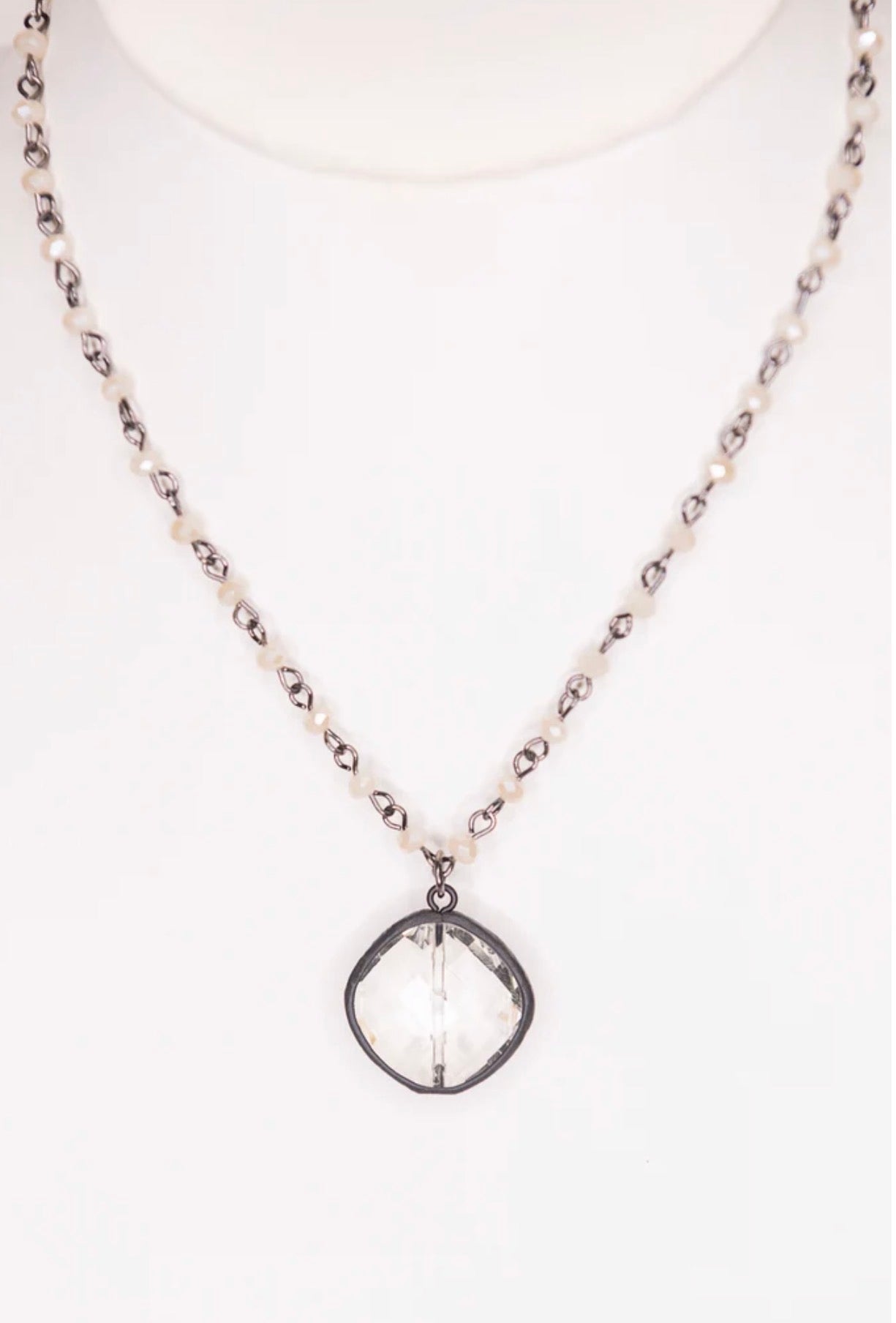 Ariel Necklace In Cream